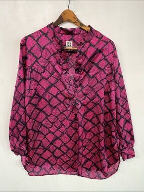 Womens Anne Klein 1X Pink Patterned Button V-Neck Blouse